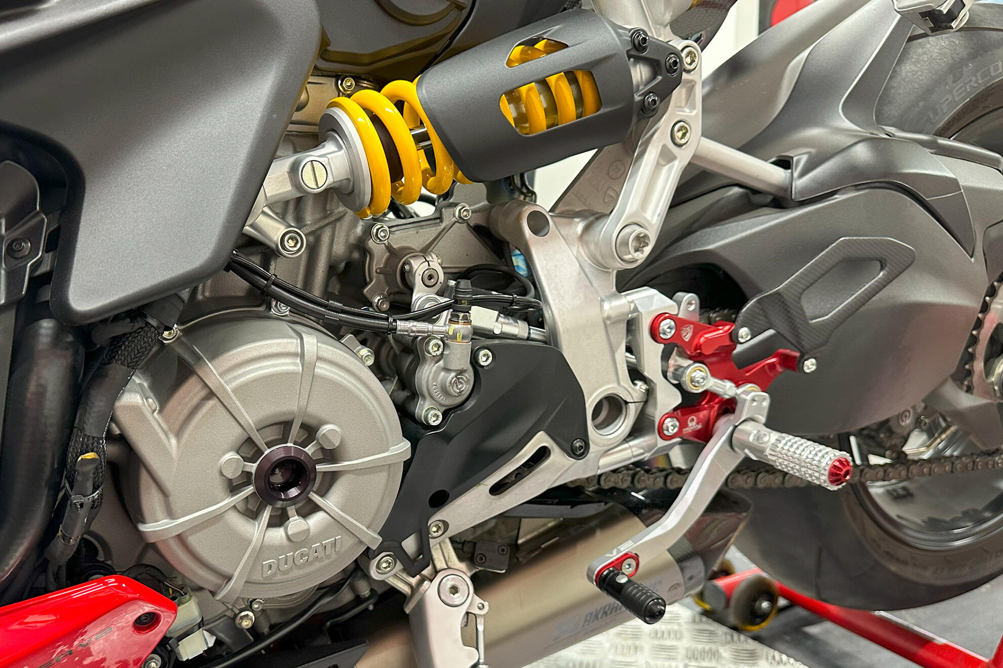 Adjustable rearsets Ducati Streetfighter V2 - Pramac racing