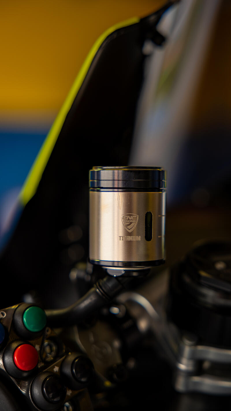 Fluid tank 25 ml for front brake - Titanium