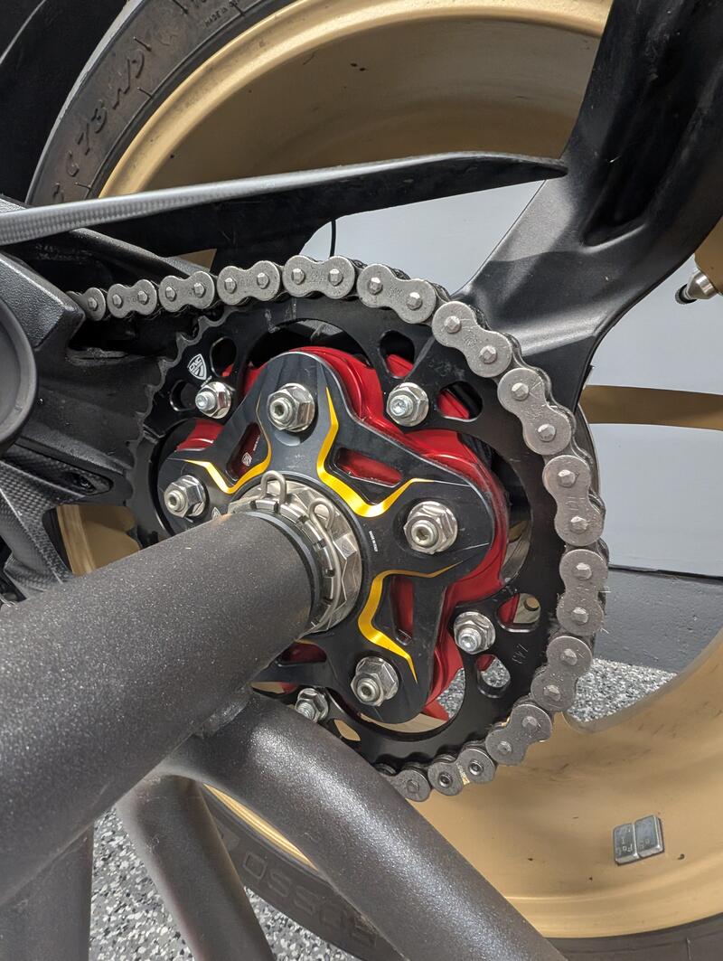 Rear wheel nuts MV Agusta - titanium