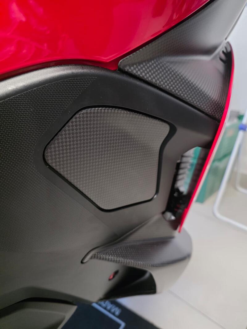 Right side flap in carbon for Ducati Multistrada V2 MY2025