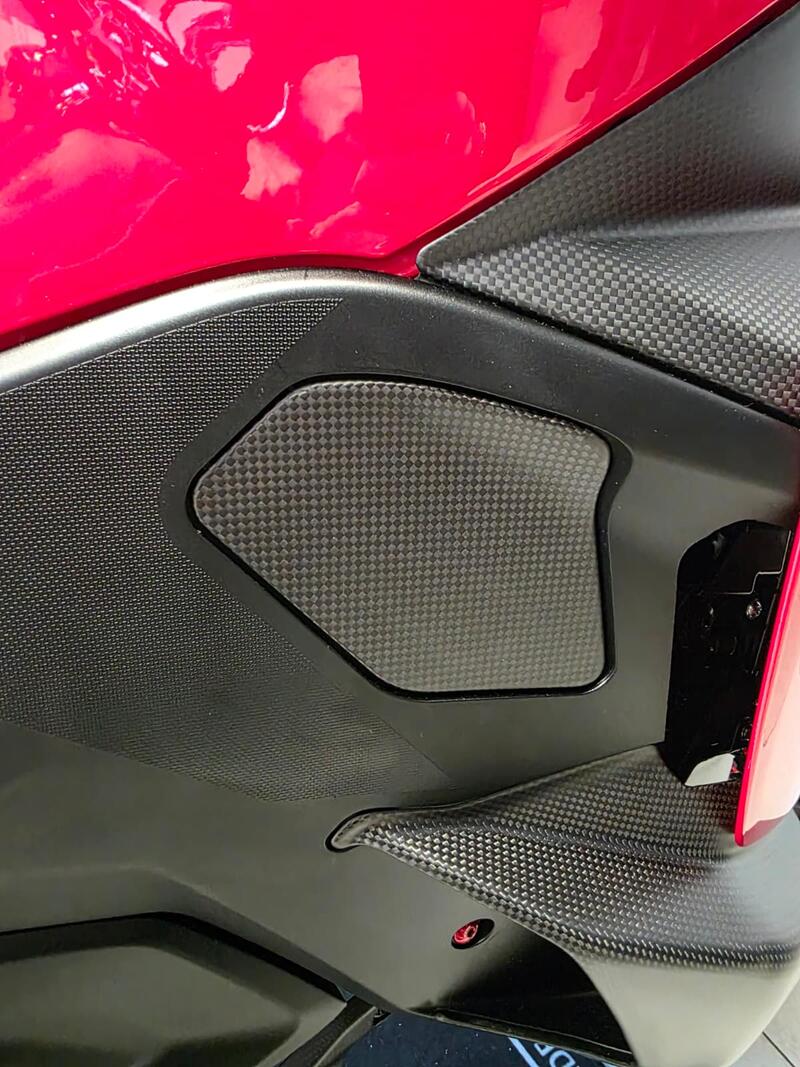 Right side flap in carbon for Ducati Multistrada V2 MY2025