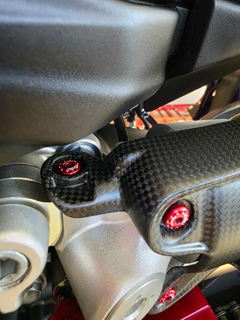 Rear shock-absorber guard in carbon for Ducati Multistrada V2 MY2025