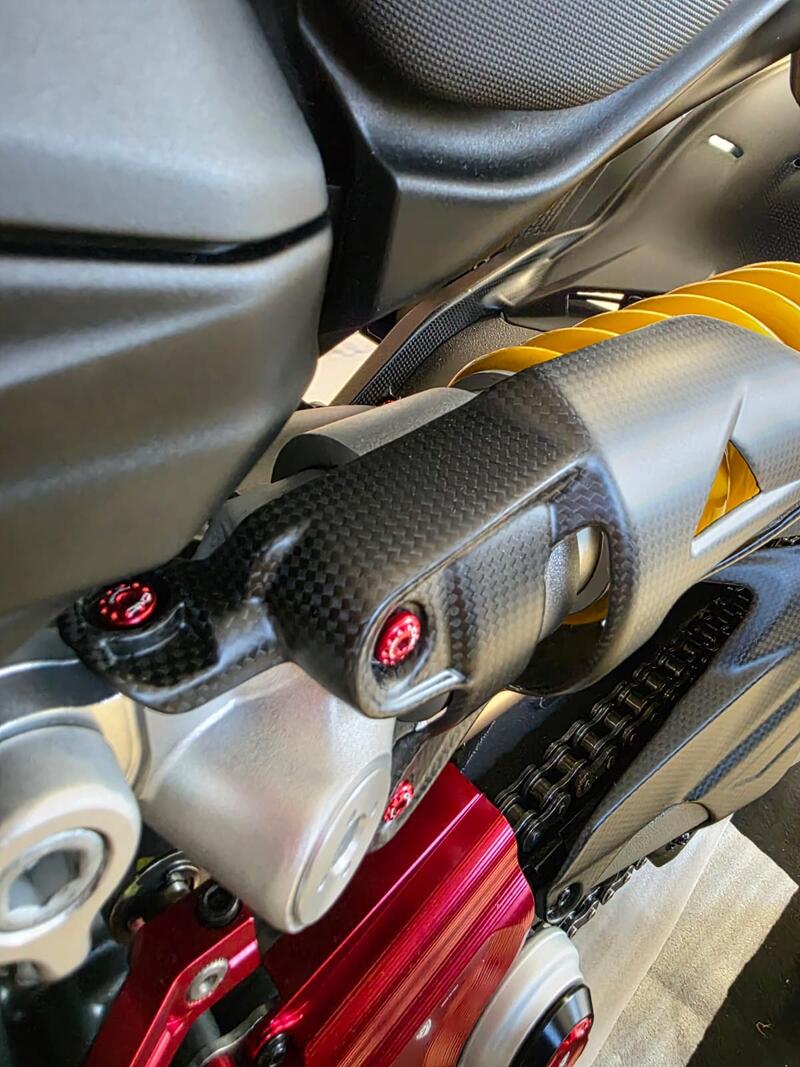 Rear shock-absorber guard in carbon for Ducati Multistrada V2 MY2025