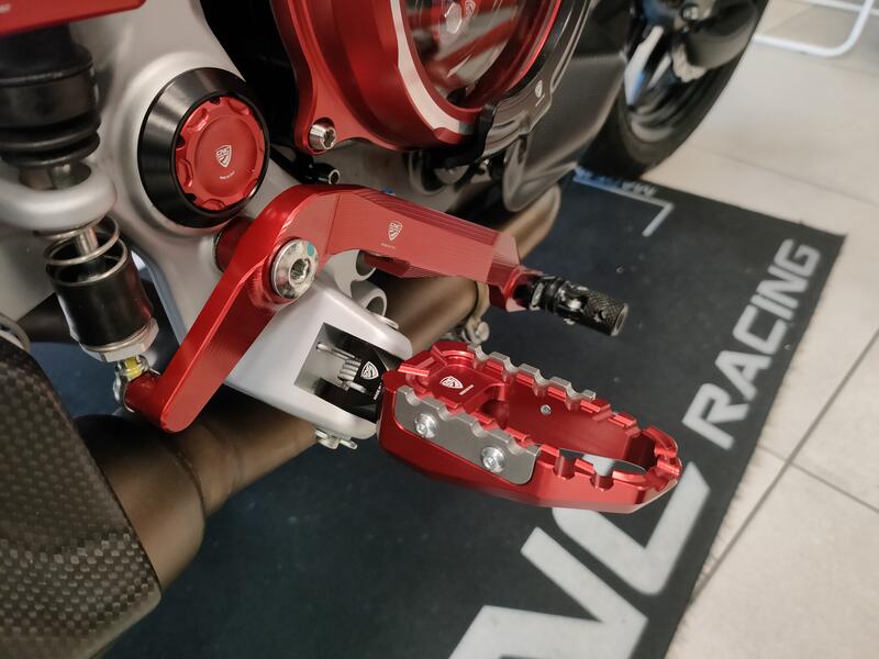 Footpegs kit driver - adapters for Ducati Multistrada V2 MY2025 and Hypermotard V2 MY2026