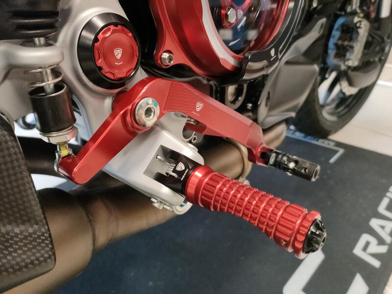 Footpegs kit driver - adapters for Ducati Multistrada V2 MY2025 and Hypermotard V2 MY2026
