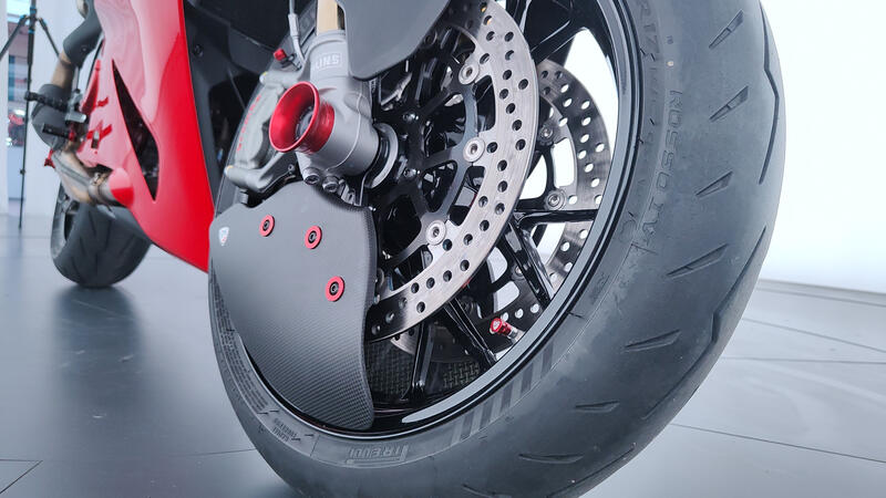 GP Ducts EVO &ndash; Matt Carbon Brake Cooling System &ndash; Ducati Panigale V2 and Streetfighter V2 MY2025