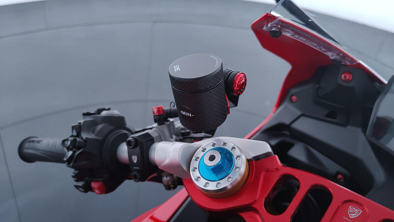Fluid reservoir rear brake and clutch 12 ml - carbon