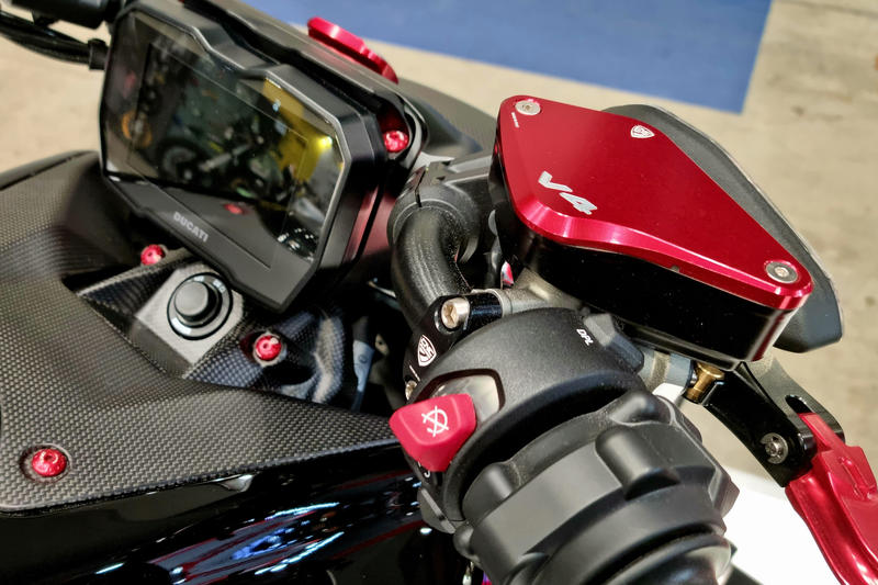 Front brake and clutch fluid reservoir caps Ducati Diavel V4 - Touch bicolor