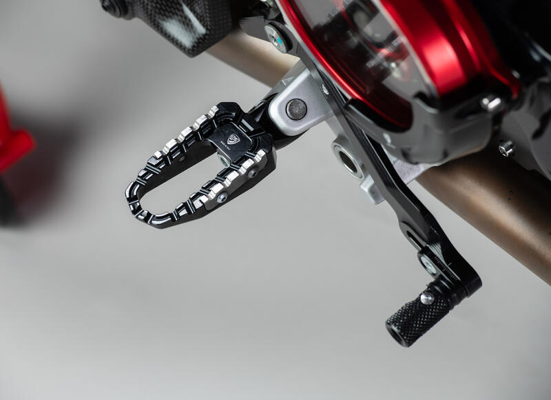 Footpegs kit driver - adapters for Ducati Multistrada V2 MY2025 and Hypermotard V2 MY2026