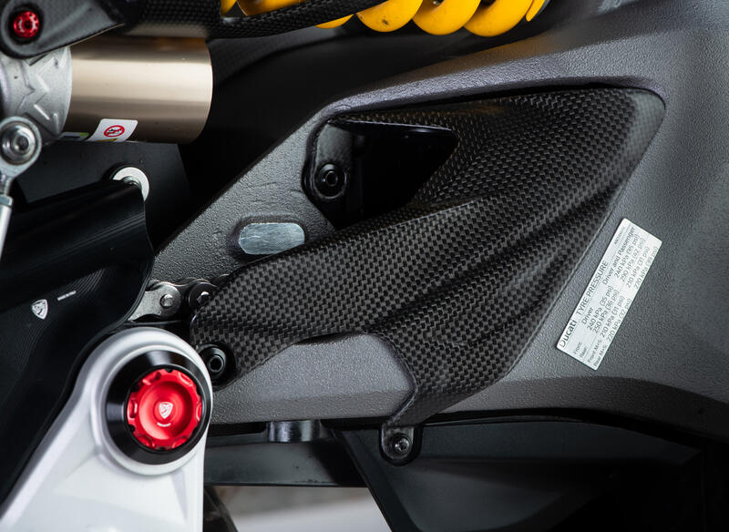Cover forcellone in carbonio per Ducati Multistrada V2 MY2025