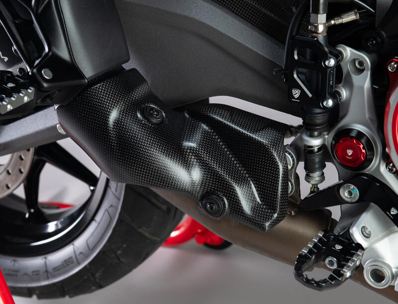 Exhaust pipe heat guard in carbon for Ducati Multistrada V2 MY2025