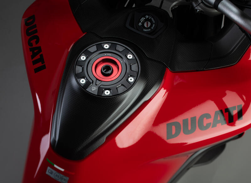 Fuel tank cover in carbon for Ducati Multistrada V2 MY2025