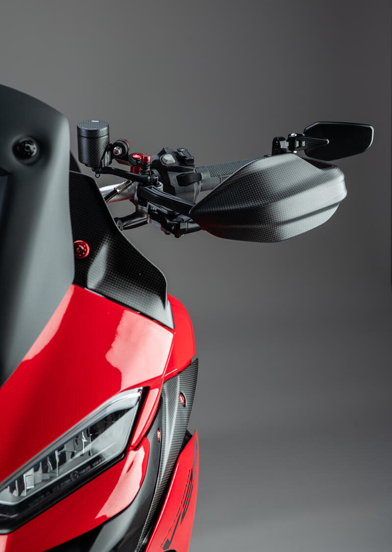 Paramani Ducati Multistrada V4 e V2 in carbonio