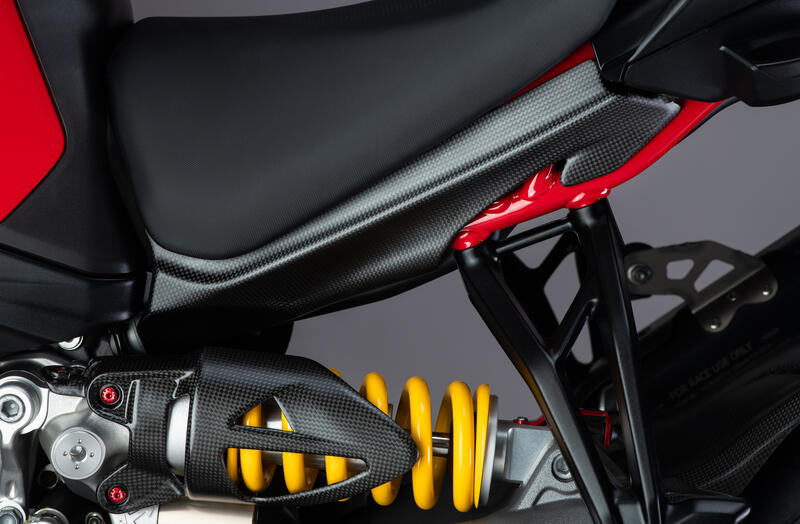 Rear subframe side panels in carbon for Ducati Multistrada V2 MY2025