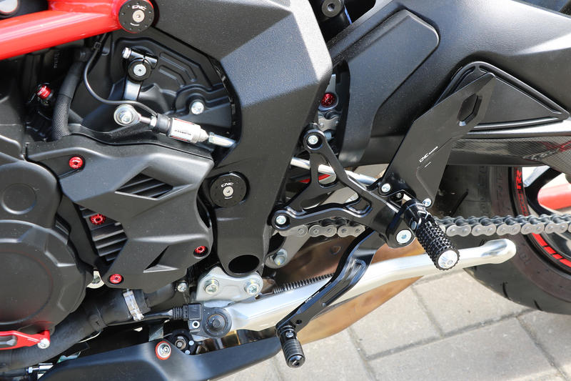 Adjustable rider rearsets MV Agusta Brutale