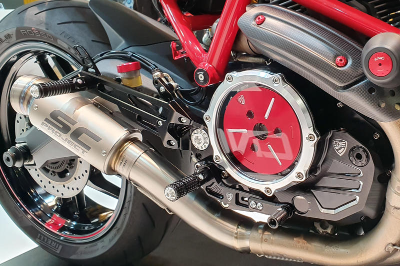 Adjustable rear sets Ducati