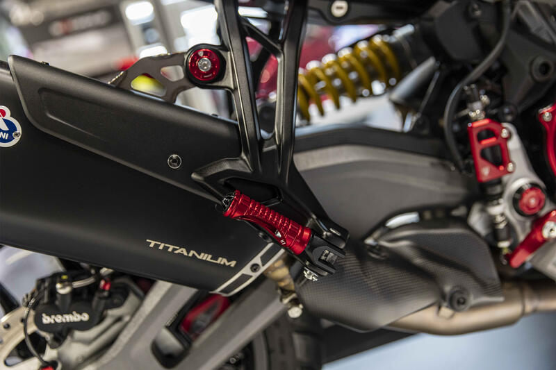 Footpegs kit passenger - adapters for Ducati Multistrada V2 MY2025 and Hypermotard V2 MY2026
