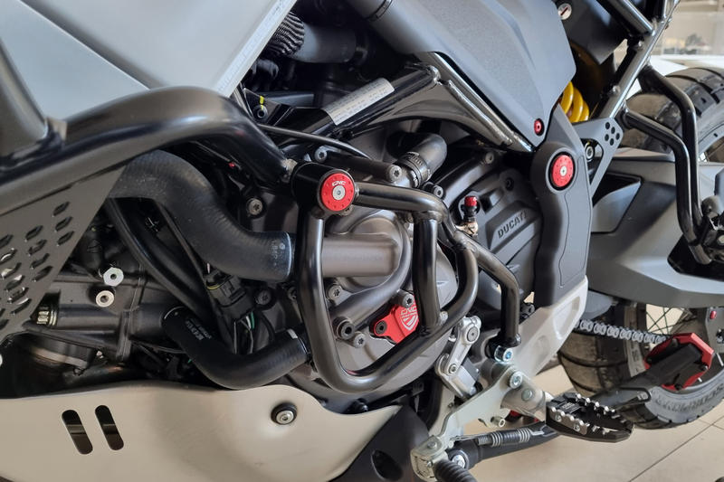 Water pump additional guard in steel tubes Ducati DesertX