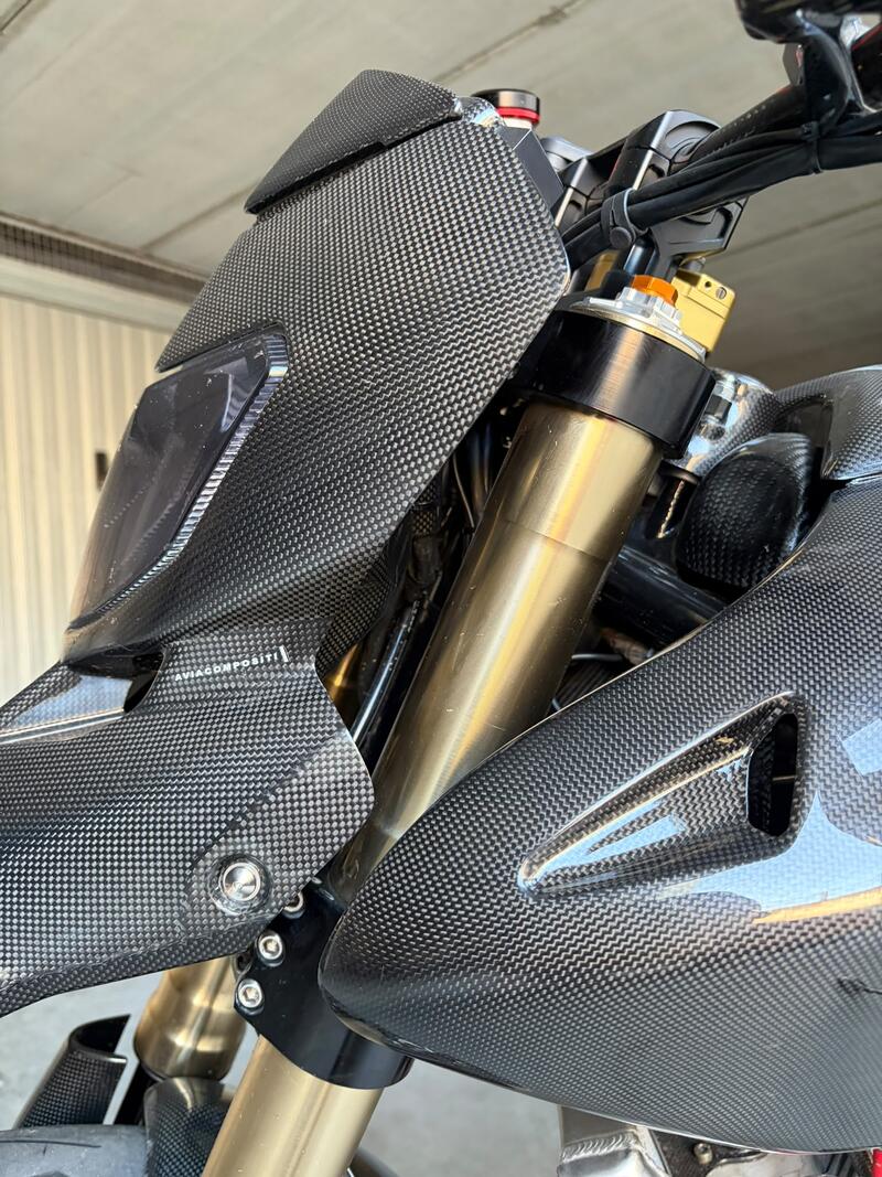 Triple clamps - Top Yoke for Ducati Hymperotard 1100