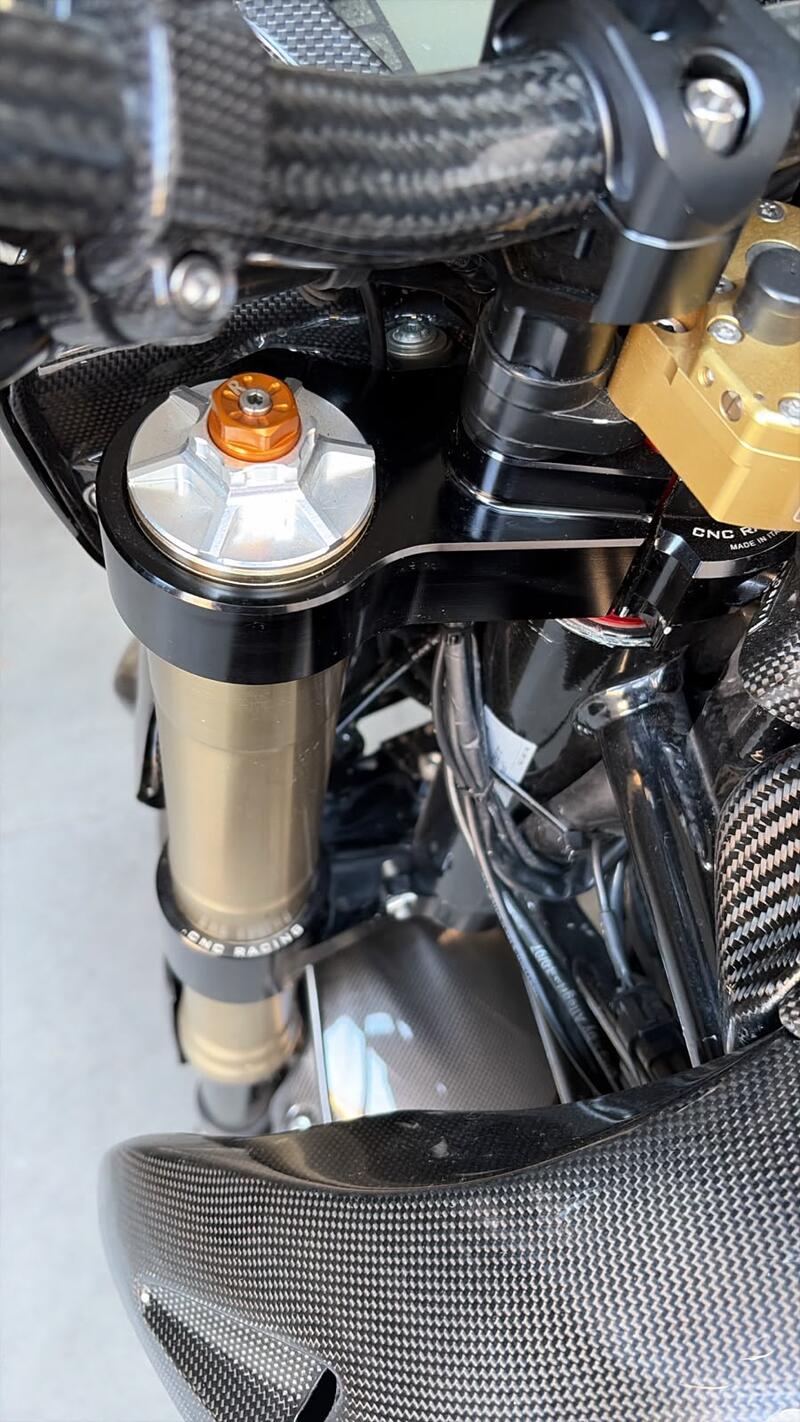 Triple clamps - Top Yoke for Ducati Hymperotard 1100