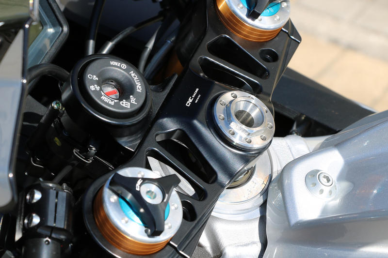 Triple clamps Aprilia RSV4 - Top Yoke