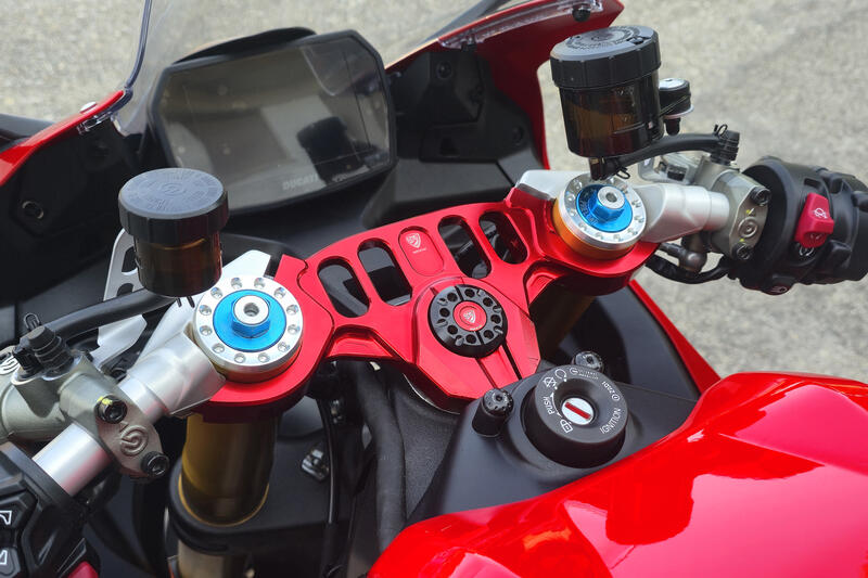 Triple clamps for Ducati Panigale V2 MY2025 - Top Yoke