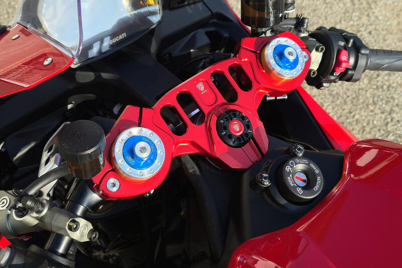 Steering Clamp Kit for Ducati Panigale V2 MY2025 - For use with PST24 Top Yoke