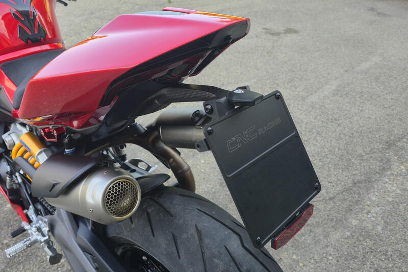 Carbon Tail Tidy for Ducati Panigale V2 - Streetfighter V2 MY2025 - Adjustable, Lightweight and Plug & Play