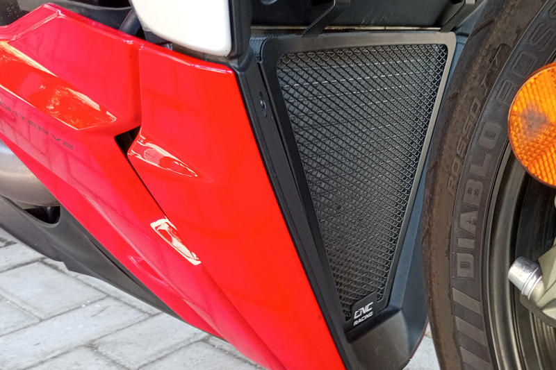 Radiator guard Ducati Streetfighter V2