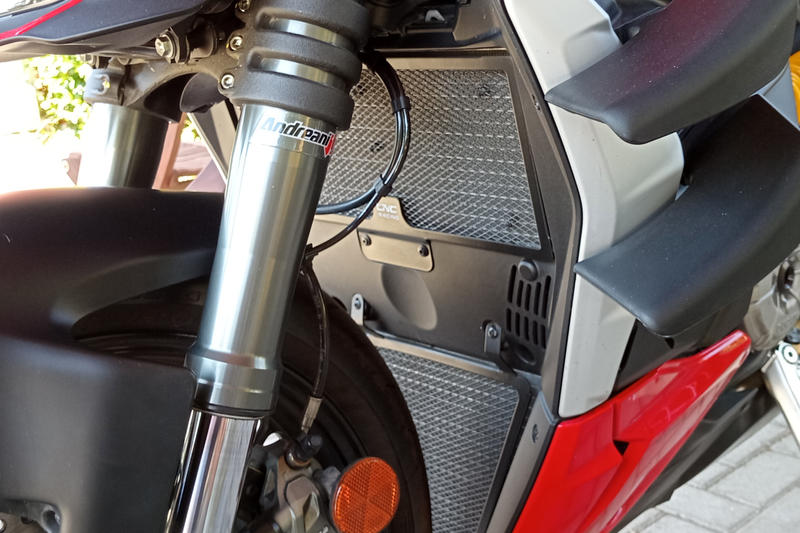 Radiator guard Ducati Streetfighter V2