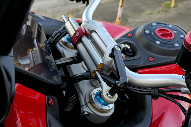 Supporto ammortizzatore di sterzo Ducati Multistrada V4 Pikes Peak e RS