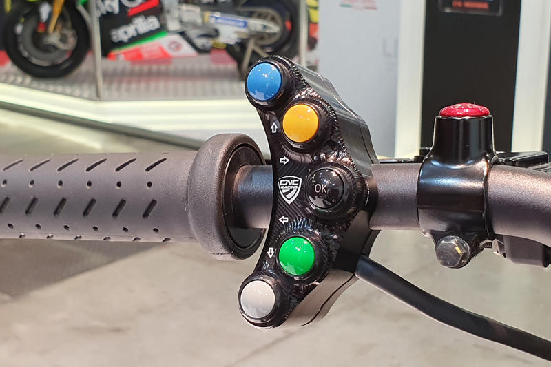 Left handlebar switch - Race use