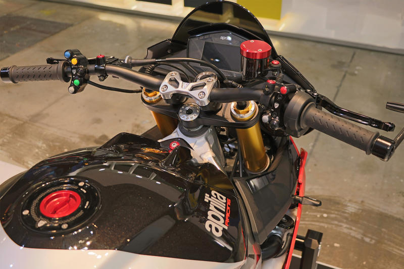 Left handlebar switch - Race use
