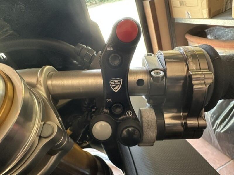 Right handlebar switch - OEM and RCS Brembo brake master cylinder