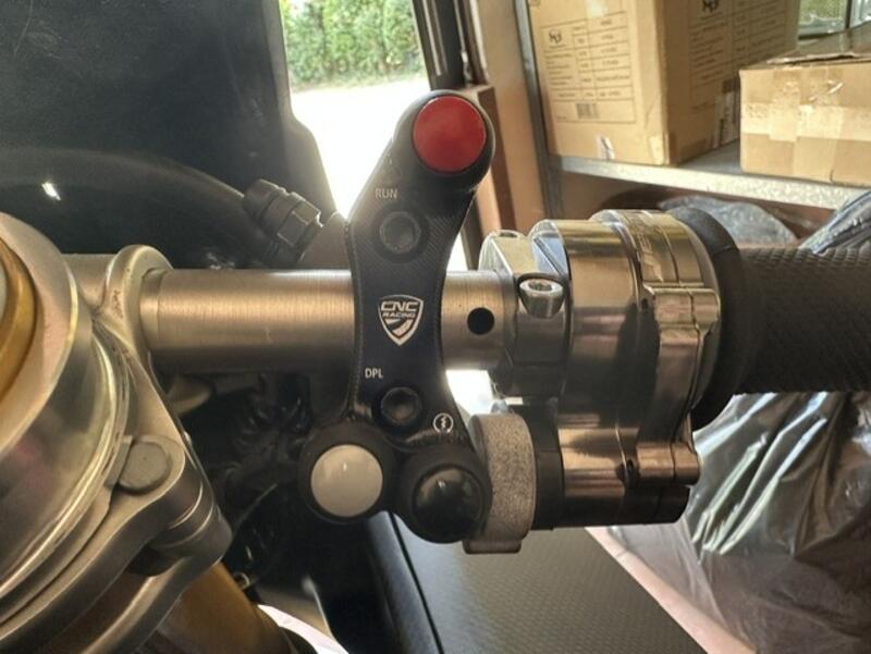 Right handlebar switch - OEM and RCS Brembo brake master cylinder
