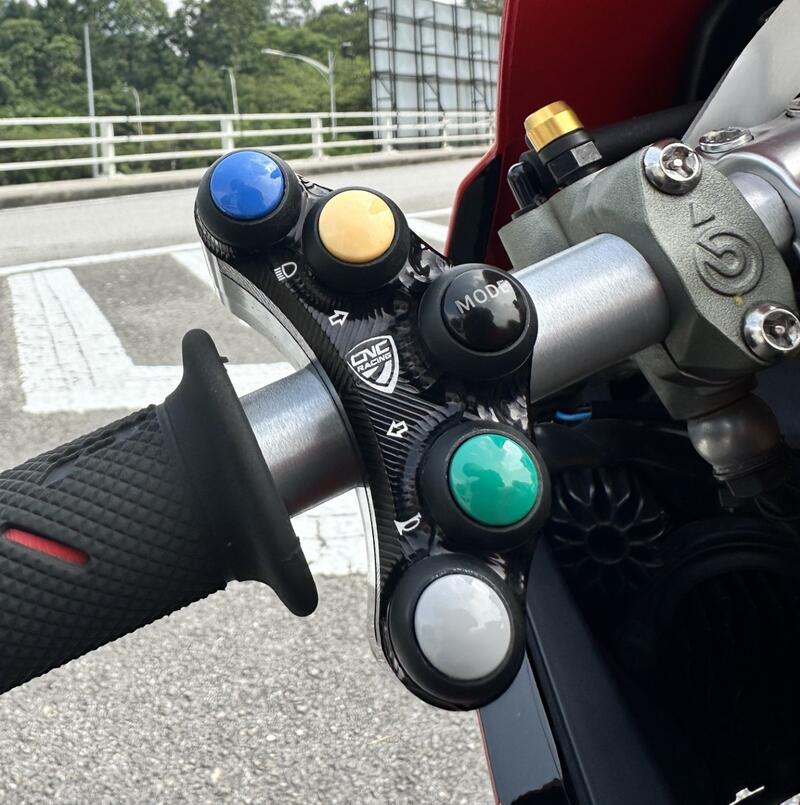 Pulsantiera sinistra in versione stradale per Ducati