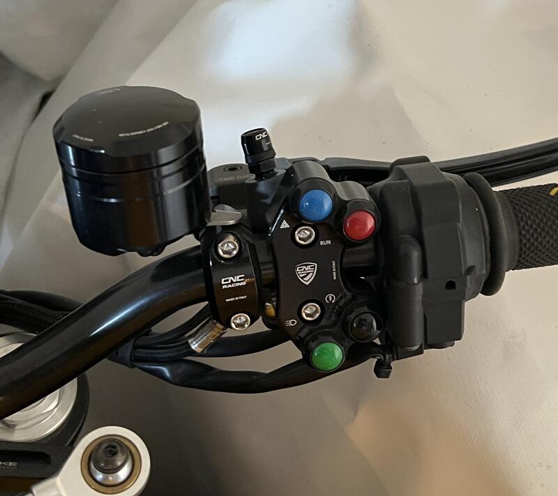Right handlebar switch Ducati - OEM and RCS Brembo brake master cylinder