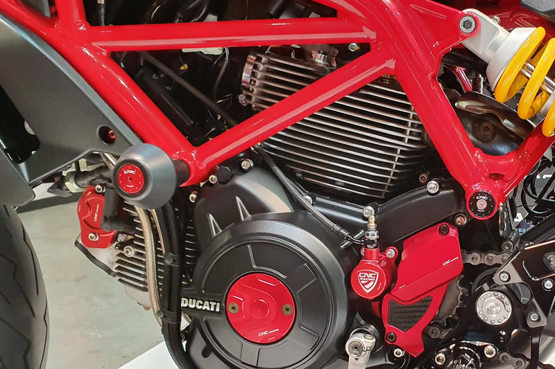 Protection pads for engine, frame and fairing Ducati