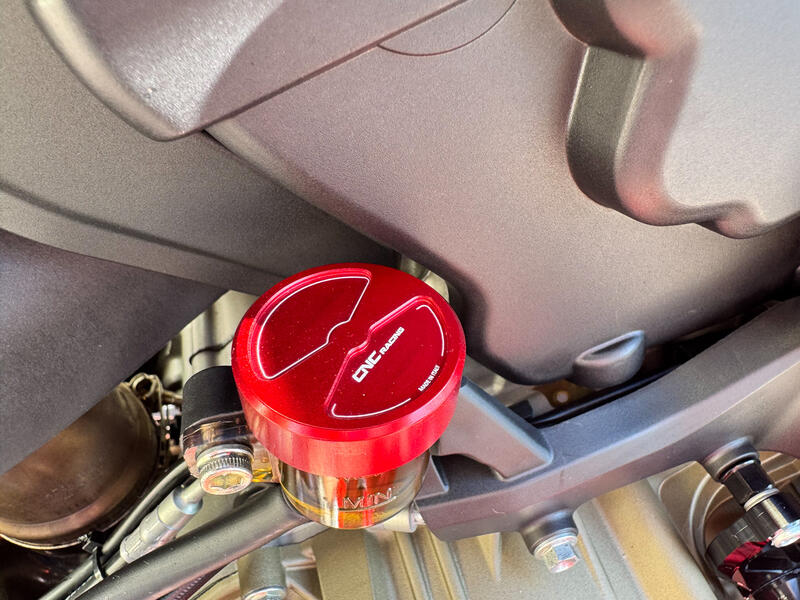 Rear brake fluid reservoir cap M34x4