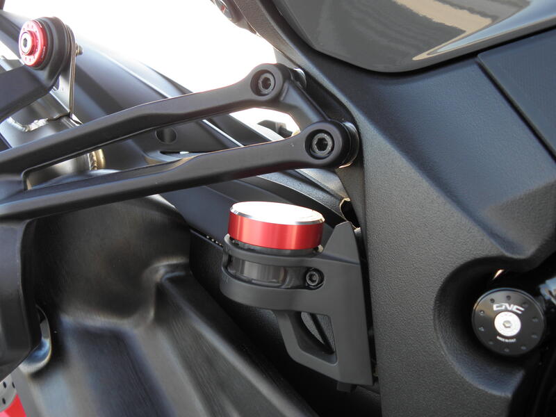 Fluid reservoir cap rear brake M46x4 - Bicolor