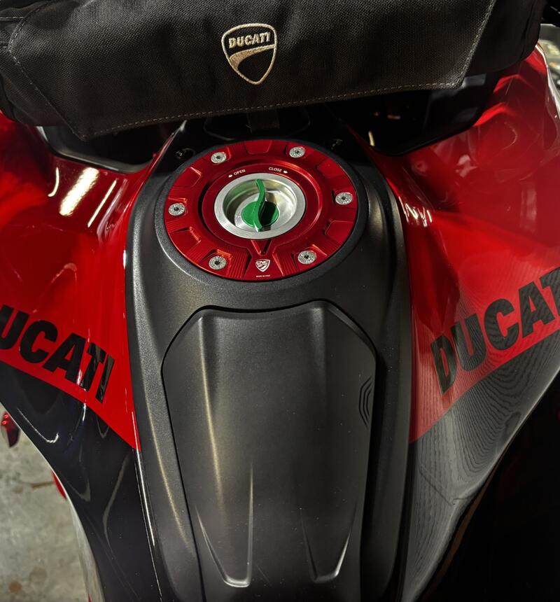 Fuel tank cap Livery Tricolore for Ducati Diavel, Hypermotard and Multistrada