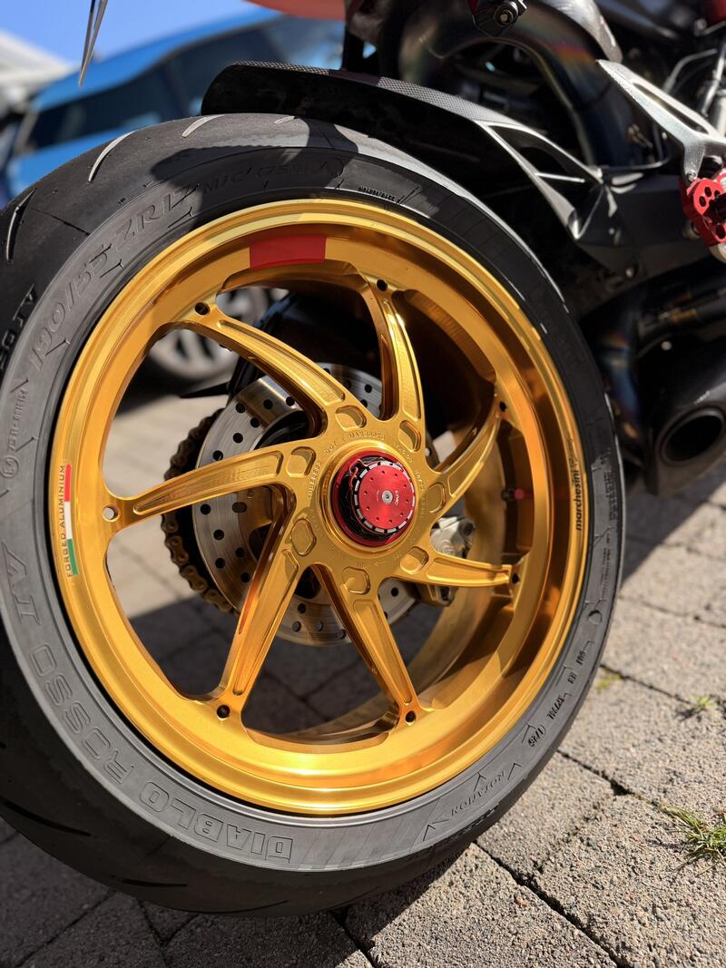 Tappo dado ruota posteriore lato destro per Ducati