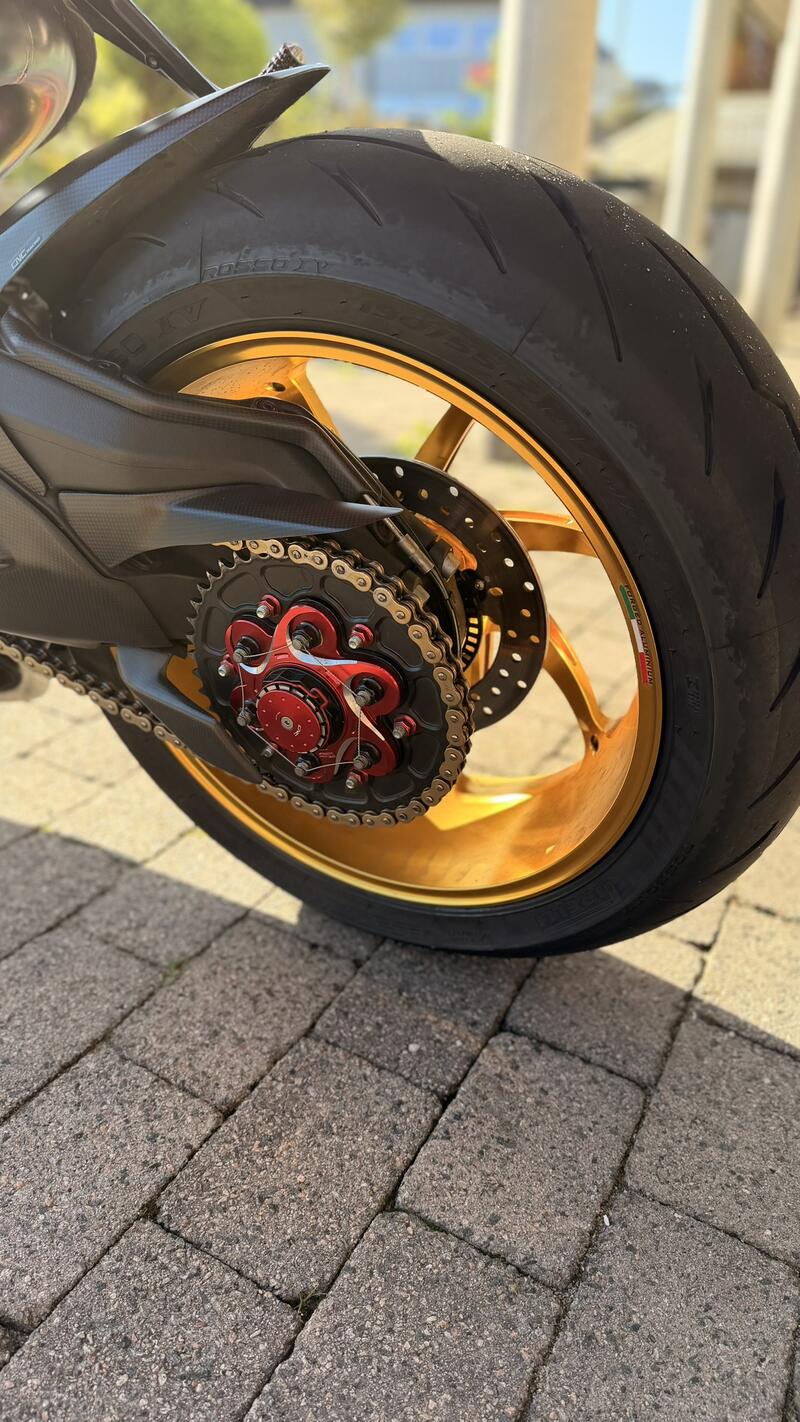 Tappo dado ruota posteriore lato sinistro per Ducati