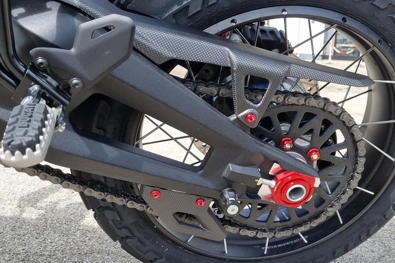 Chain upper guard Ducati DesertX - Carbon