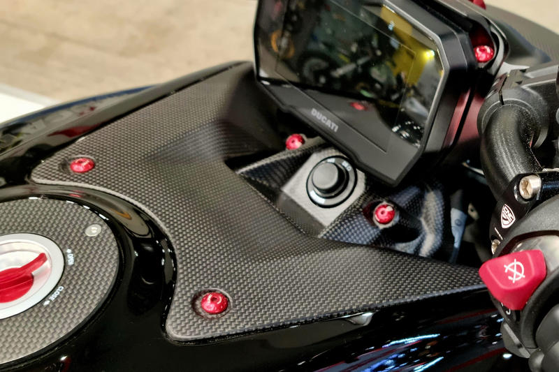 Ignition switch cover Ducati Diavel V4 - Carbon