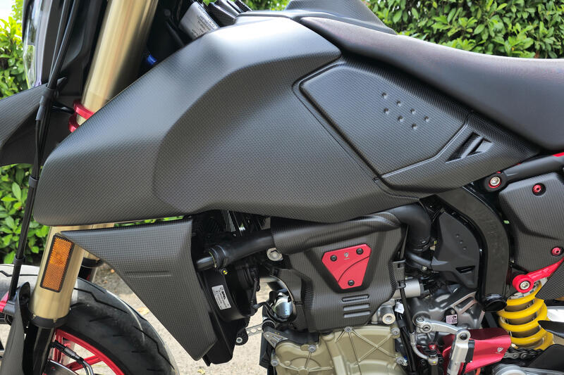 Water cooler side covers Ducati Hypermotard 698 Mono - Carbon