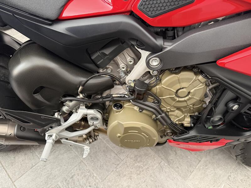 Rear brake line protector carbon Ducati Streetfighter V4