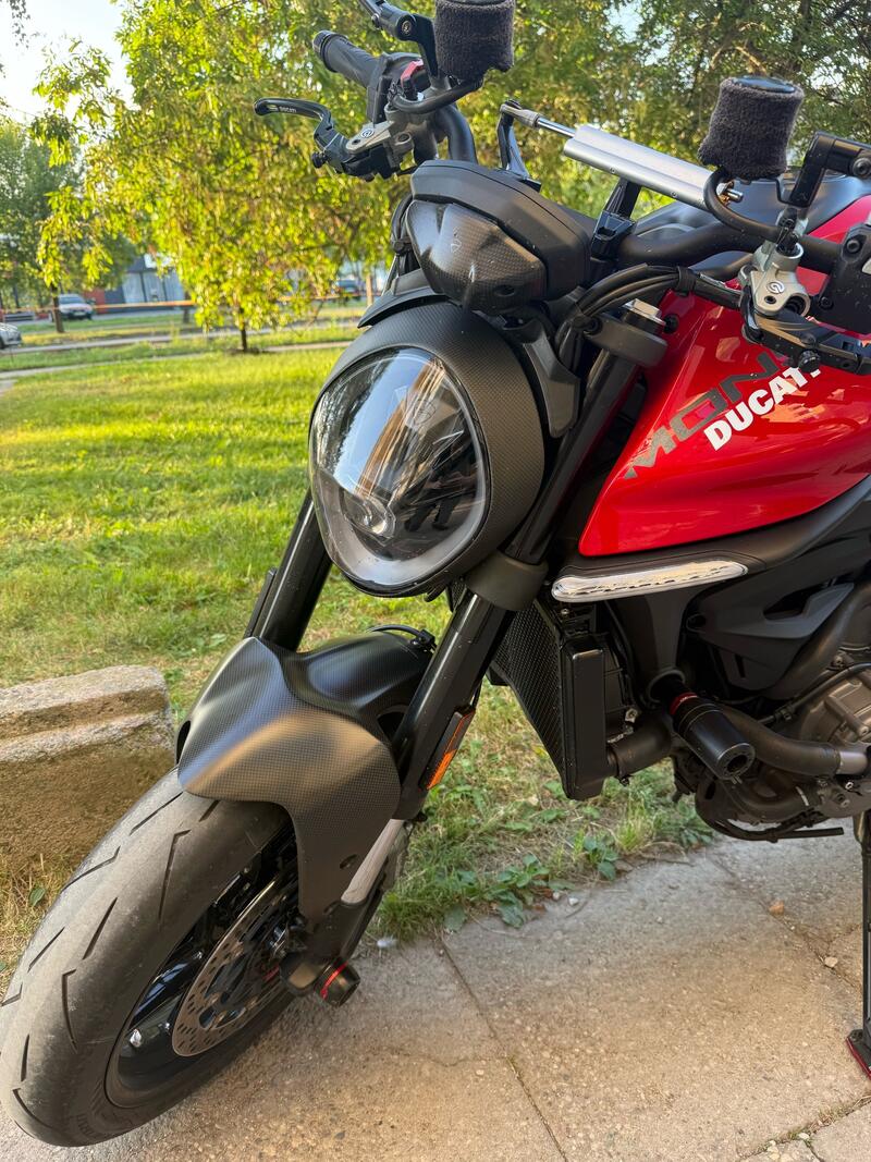 Headlight trim Ducati Monster 937 - Carbon