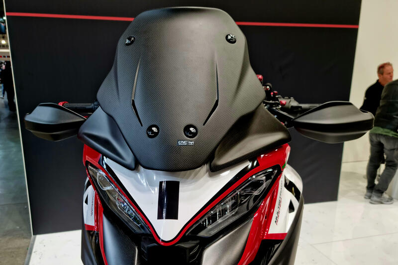 Paramani Ducati Multistrada V4 e V2 in carbonio