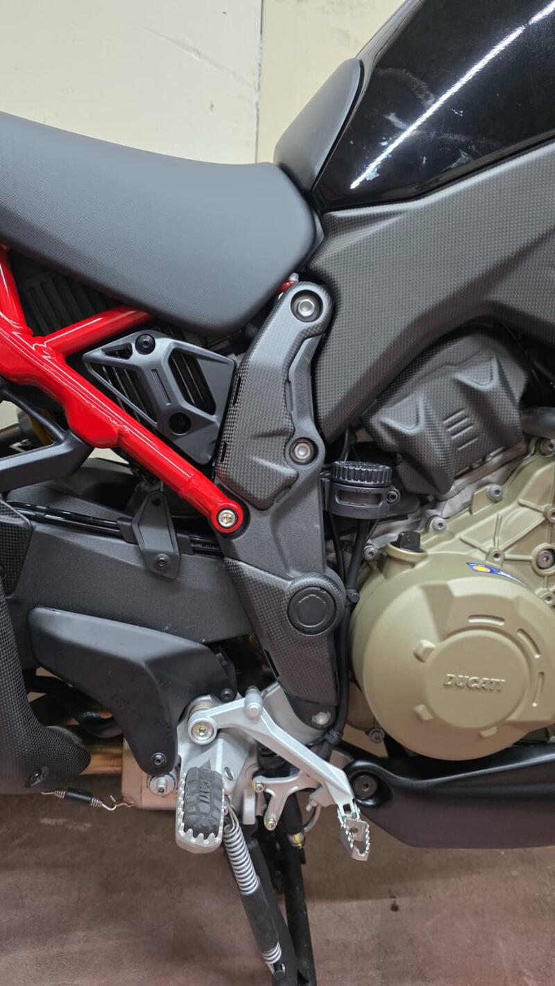 Frame side plates lower covers with holes carbon for Ducati Multistrada V4